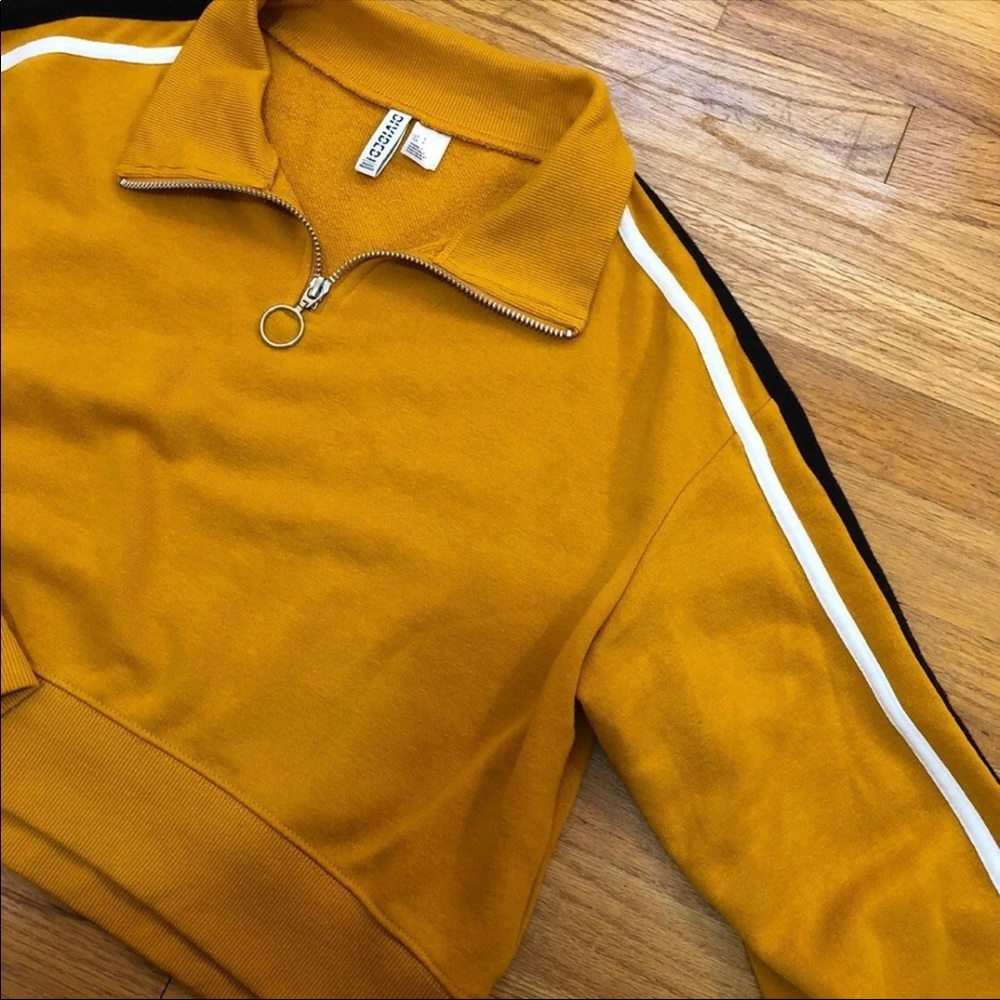 H&M Cropped Quarter Zip Top - Picture 3 of 5